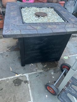 Gas fire pit