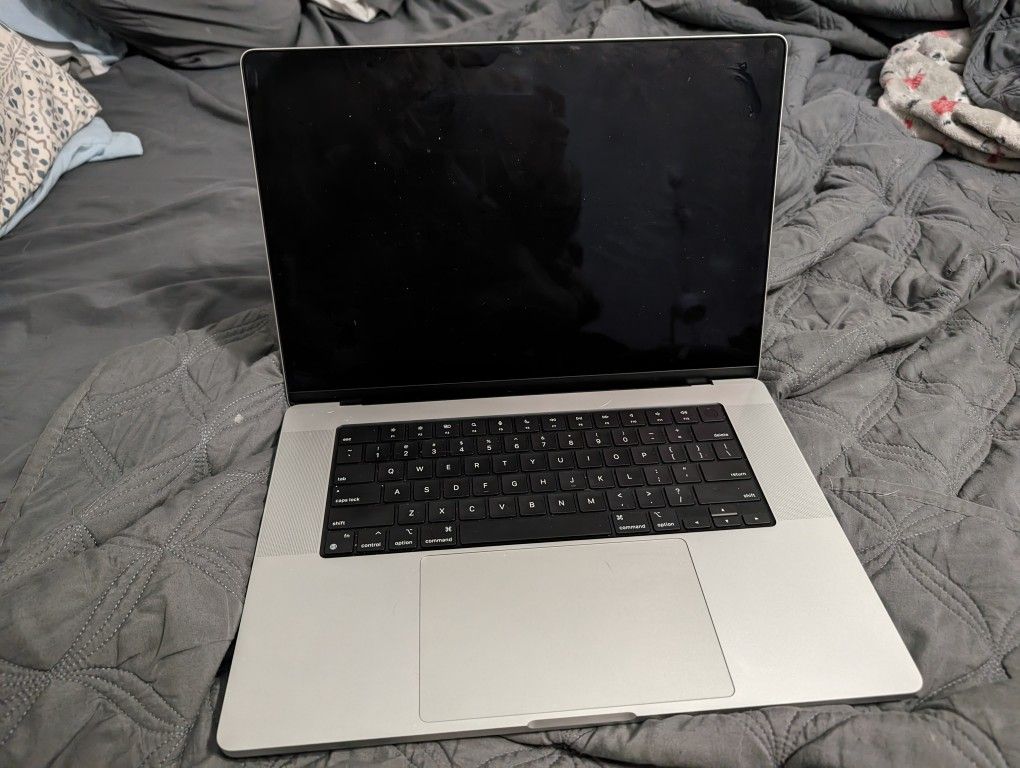 MacBook pro 16in M1 1TB