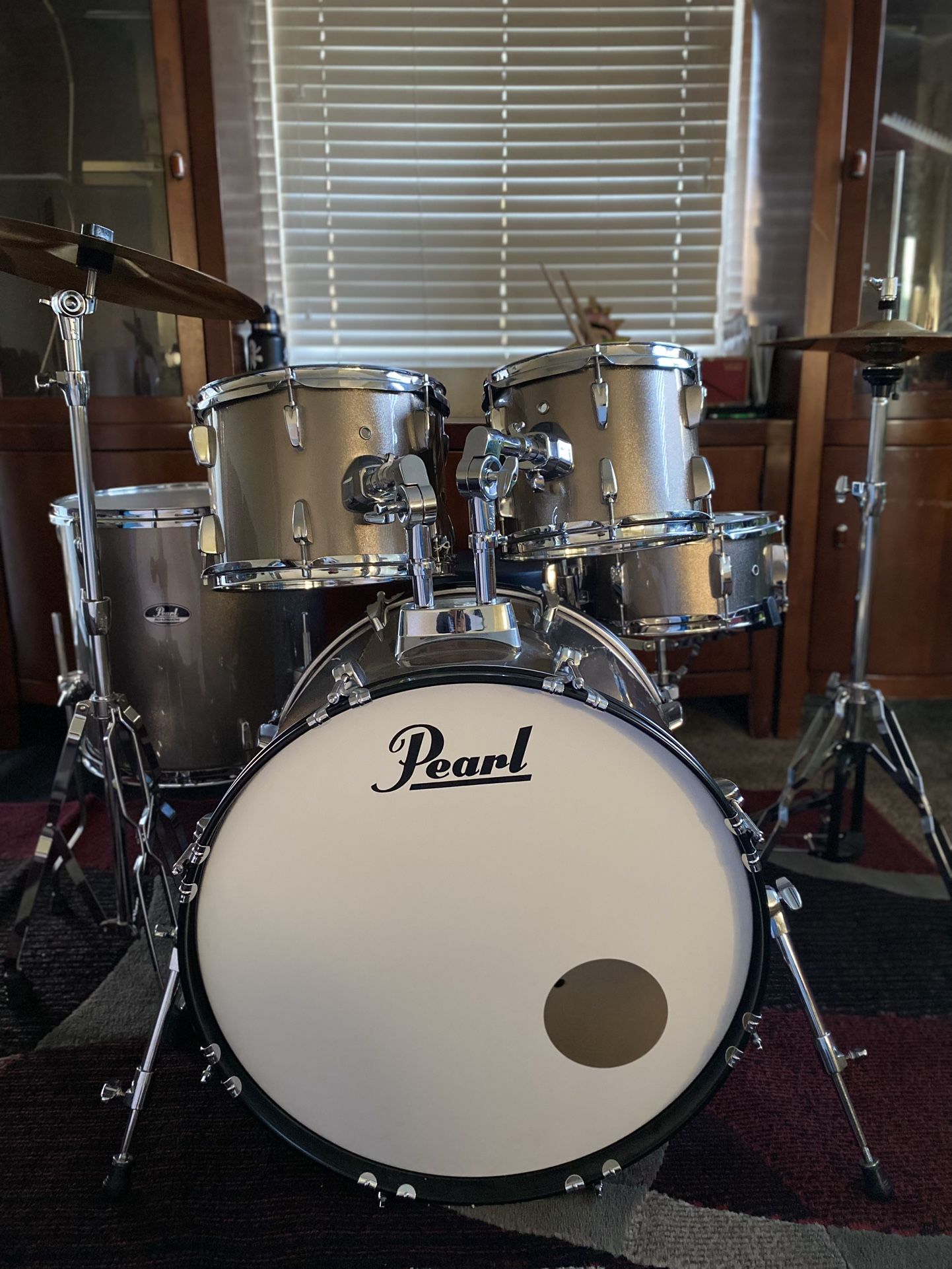 Rarly Used Pearl Roadshow Complete 5 Piece Drum Set Charcoal Metallic