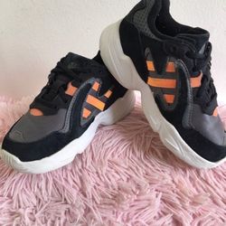Adidas toddler shoes size 8K