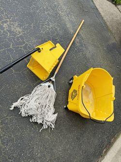 Rubbermaid Bucket & Mop