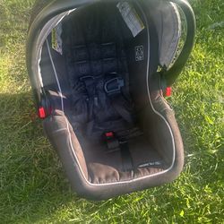 Gracco Snuglock 35 Infant Car Seat
