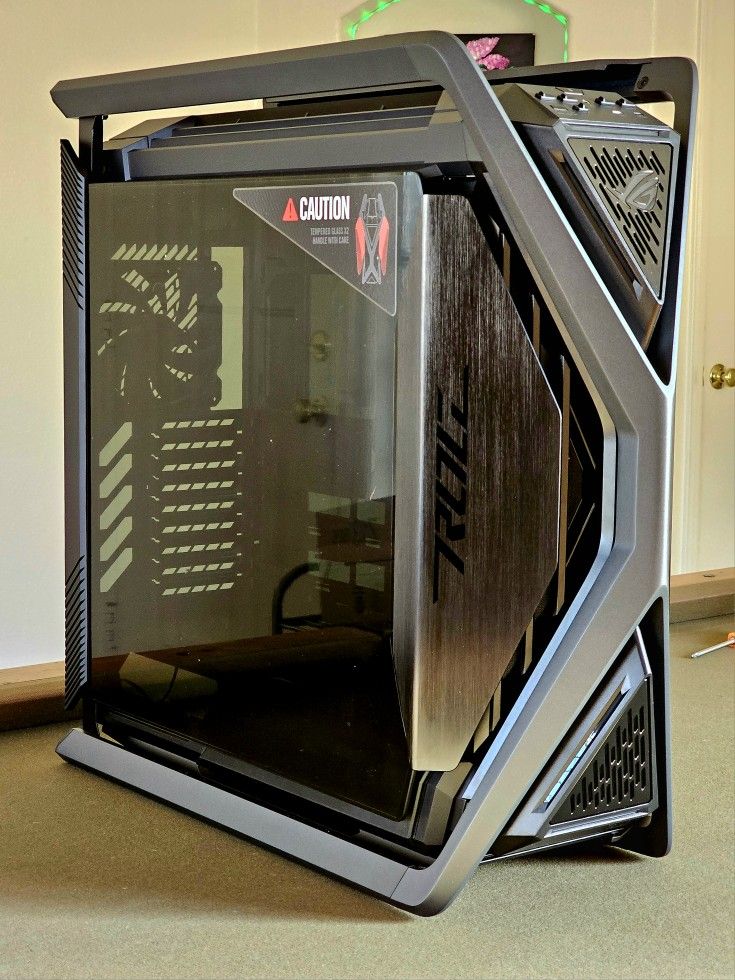 ASUS ROG Hyperion GR701 EATX Full-Tower Gaming Computer Case