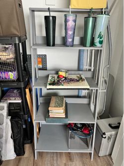Ladder bookshelf