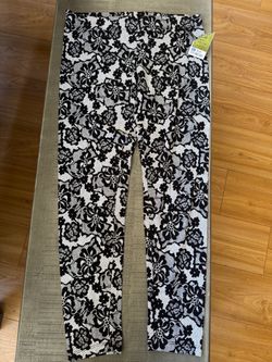 Woman’s XL leggings from Ross (looks like it runs pretty small)