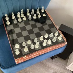 Chess board glass board Can Display Photos While You Play No Checkers 