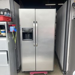 Frigidaire Side By Side Stainless Steel Refrigerator 36wide 69tall