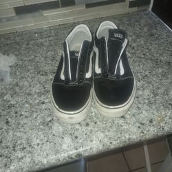 Women's Size 9.5 Vans Off The Wall Shoes