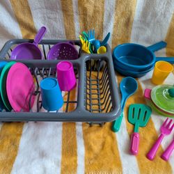 Child's Play Dish Drainer And Cooking Set