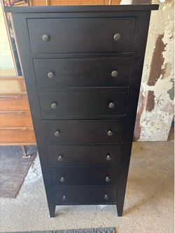 5 drawer dresser (lingerie chest)