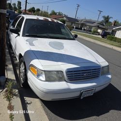2003 Crown Victoria 2,000 Obo