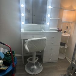 New 6 Drawer Makeup Vanity Sets With Free Lights
