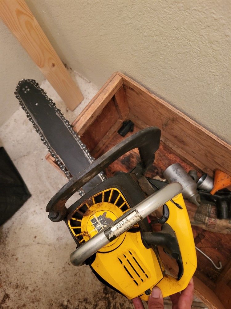 Vintage McCulloch Eager Beaver Chainsaw