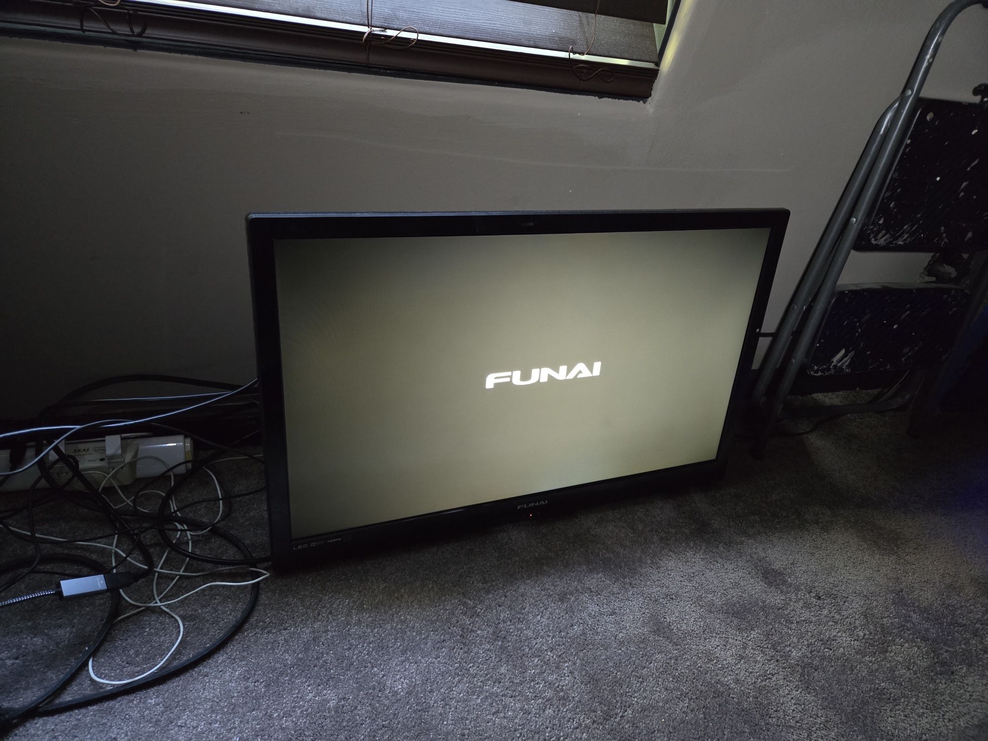Funai 32 Inch Monitor Tv With Remote  250 Obo