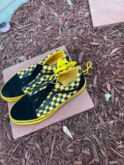 Vans nu skool shoes size 10
