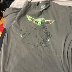 Star Wars Baby Yoda Mens Size Large Tee Shirt