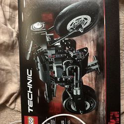 Brand New Lego Batman Batcycle 42155