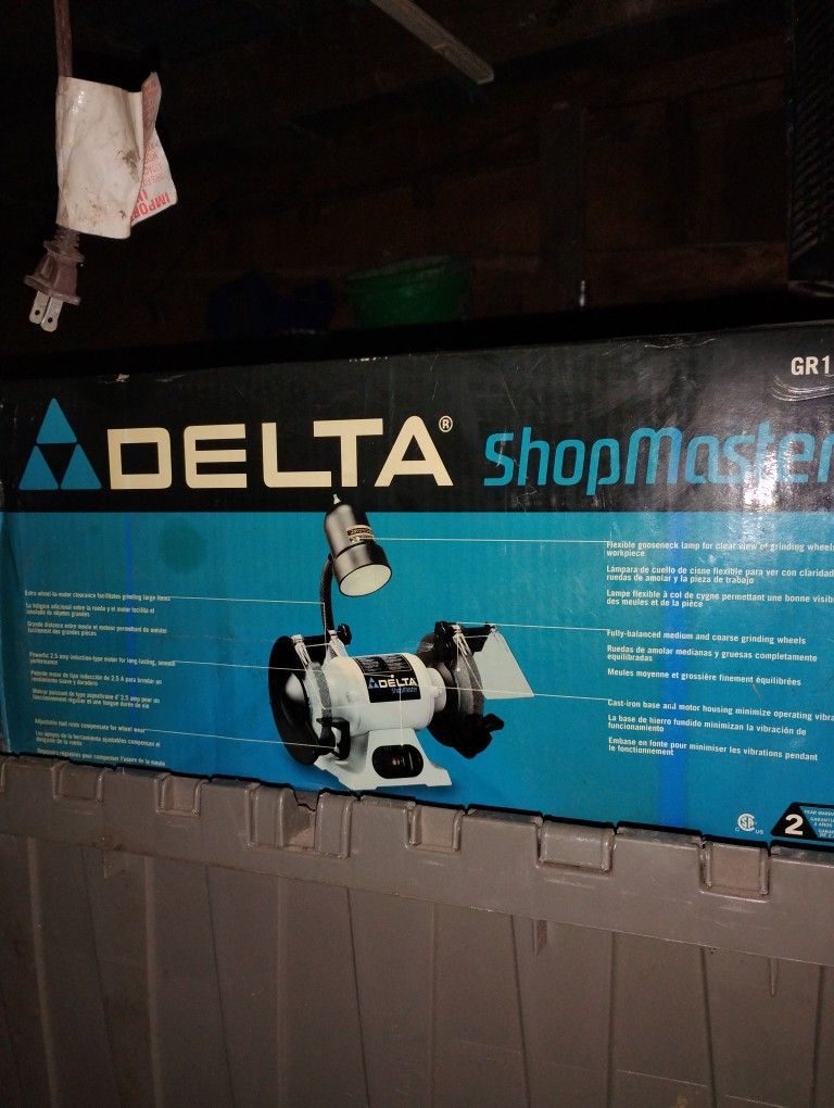 Delta Shipmaster 6;";Bench Grinder With Lamp