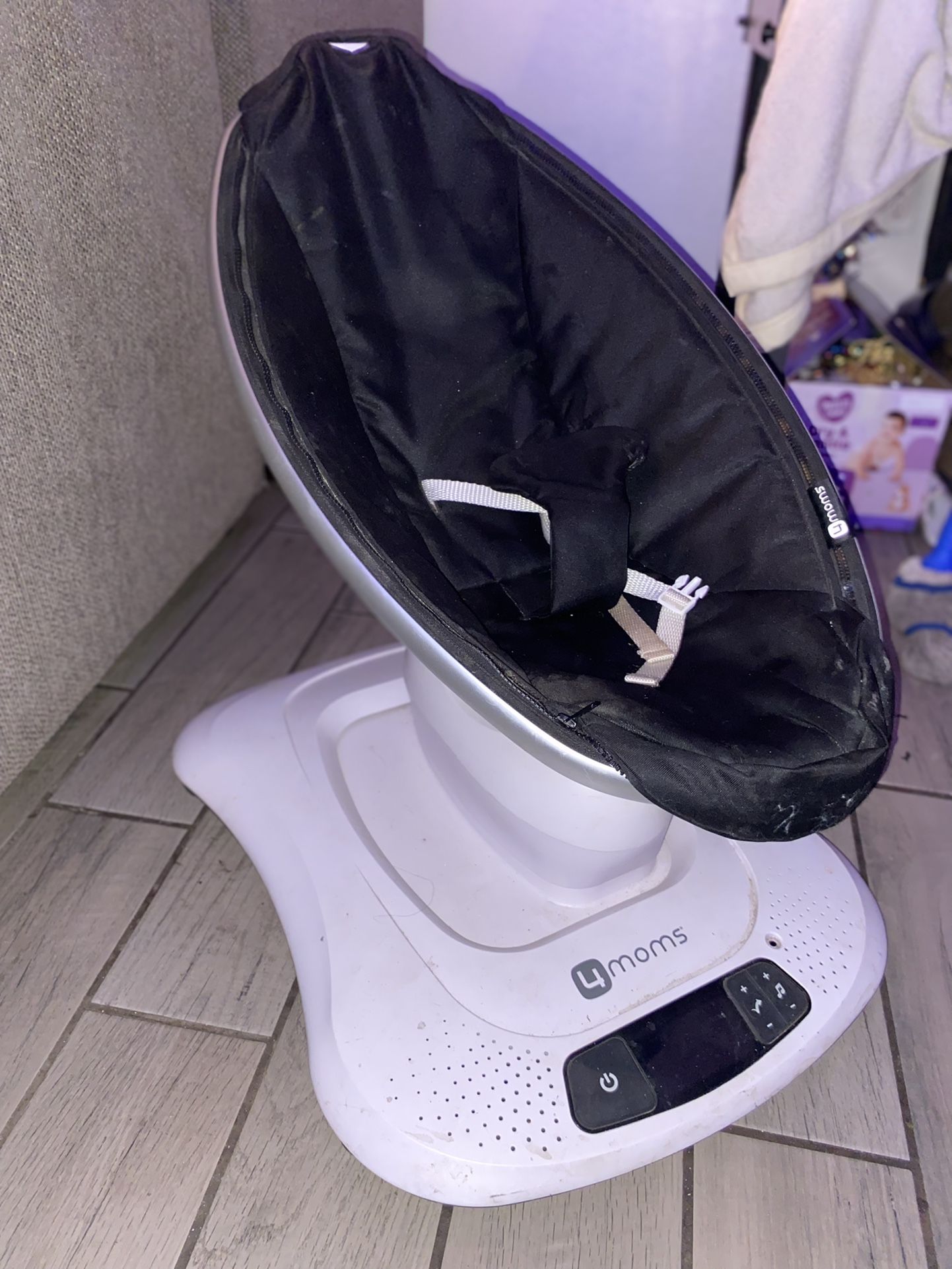 4 MOMS- MAMAROO Baby Swing