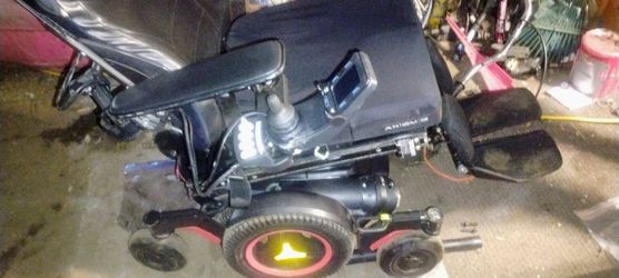 Electric wheelchair