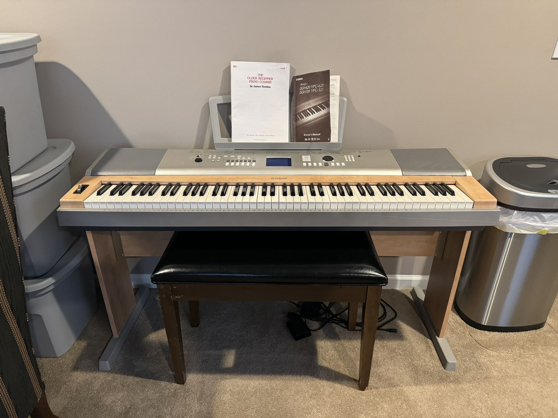 Yamaha Portable Grand Keyboard with Stand (DGX-620 YPG-625) and Piano Bench