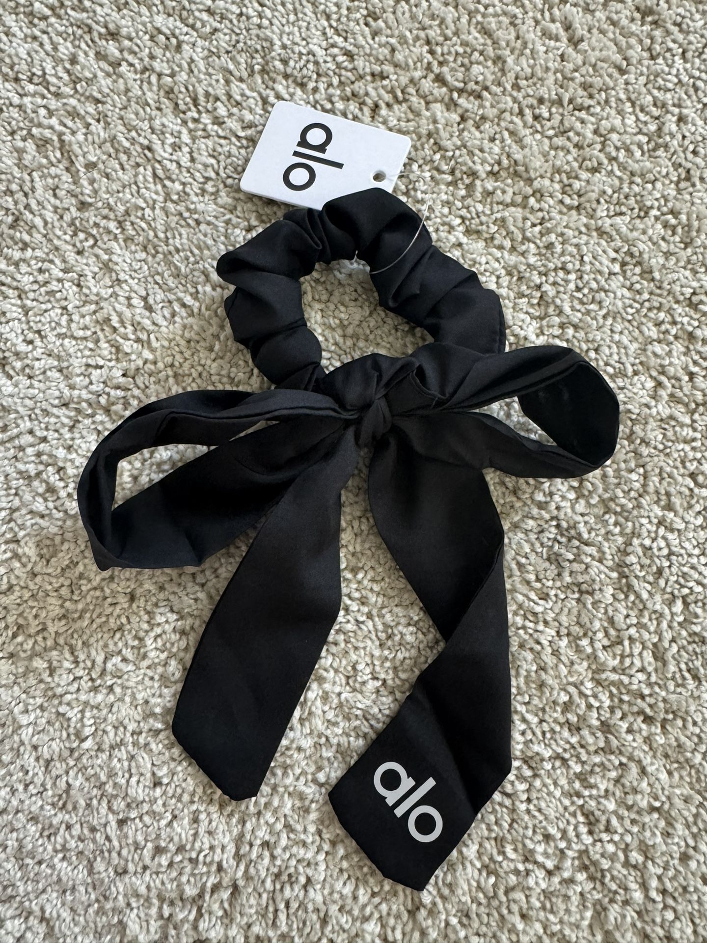 Alo Bow Hair Tie New
