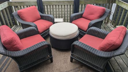 Outdoor Patio Chairs (4) w Cushions and Ottoman  (North Chicago/Lincoln Park)