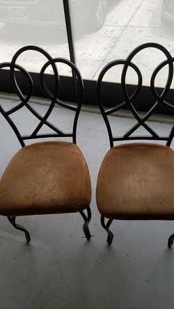 Dining room chairs in great condition