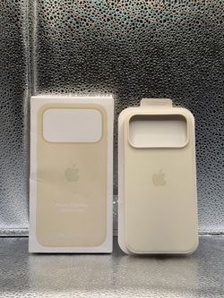 Apple iPhone 17 Pro Max Vanilla Silicone Case with MagSafe and Camera Control