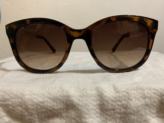 NWT Tommy Hilfiger OLIVIA Authentic Brown Gold Tortoise Sunglasses 705