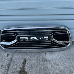 2013-18 DODGE RAM 1500 CHROME GRILLE  RAM