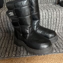 Boots Size 8m/9 W