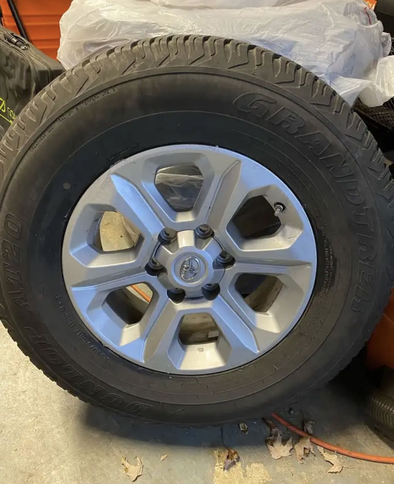 Toyota 4Runner Wheels & Tires for Sale in Tigard, OR - OfferUp