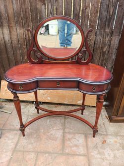 Mesa Para Peinarse Modelo Antiguo Pero Bonita