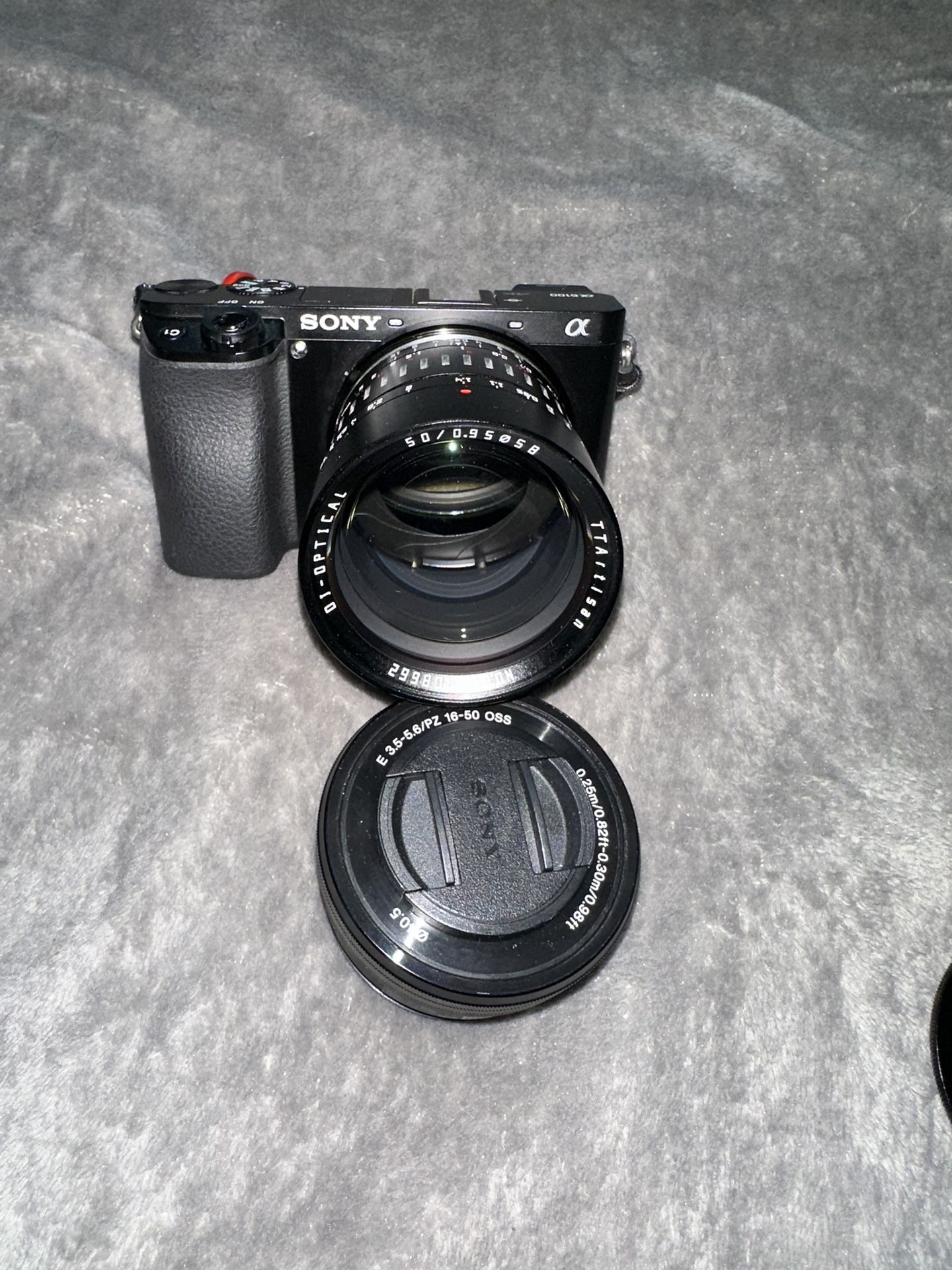 TTArtisan 50mm f/0.95 – Sony E-Mount APS-C – Manual Lens 