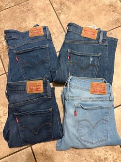 Women’s high rise Levi’s skinny’s size 28R stretchy