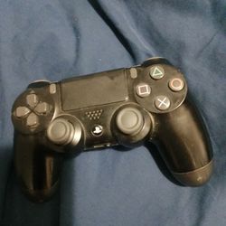 PS4 controller 
