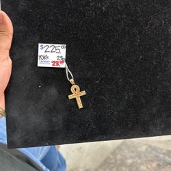 Diamond Cut Ankh Cross 10k 2.8 Grams 