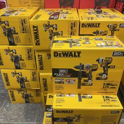 Dewalt New Kit Hammer Drill And Impact Flex Volt 20v, Battery 5ah, Rápid Charge $330 Each  One 