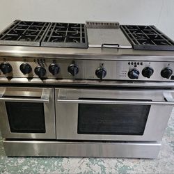 General Electric Double Oven Gas Stove In Good Condition The Top ls Used With Gas The Oven Are Electric 48in Stove $5000