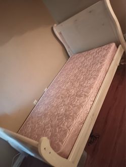Free Bedroom furniture