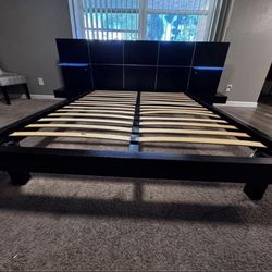 🛏️ Queen Size Kinwai Chic Bed & 6-Drawer Dresser Set - $1000
