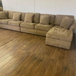 Broyhill Sectional *Free Delivery*
