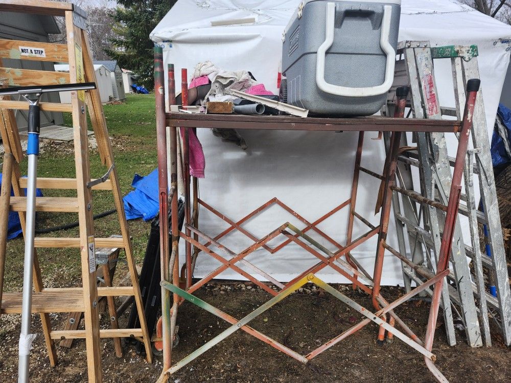 Scaffoling  2 of them