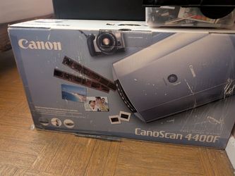 Canon CanoScan 4400F Color Image Scanner