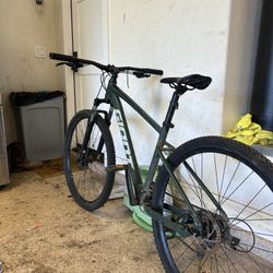 Giant Talon 4 Mountain bike 