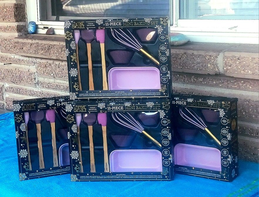 "THYME & TABLE" 11-PEICE MINI BAKING SETS 