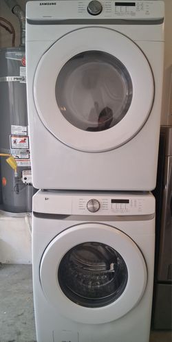 SAMSUNG HEAVY DUTY WASHER AND GAS DRYER LAUNDRY SET