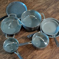 Big one 11 piece Non stick cookware set(move out sale)