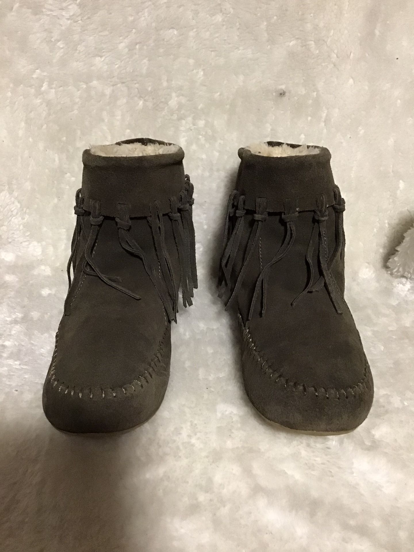 Lucky Brand Armin Fringed Leather Moccasins Slippers Sherpa Booties Women’s Size 8m